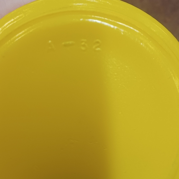 Vintage Hazel Atlas 1950-60s Milk Glass Yellow Mugs Citrus Peel Texture Set of 2 - Picture 9 of 10